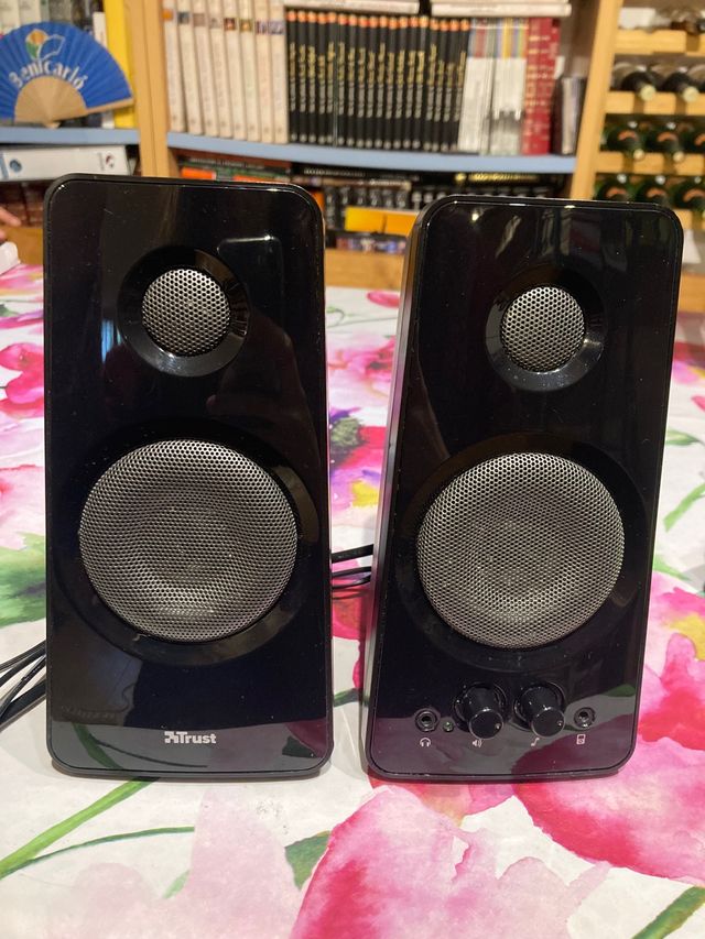 Altavoces Marca Trust