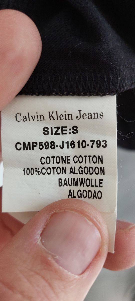 Camiseta Calvin Klein S