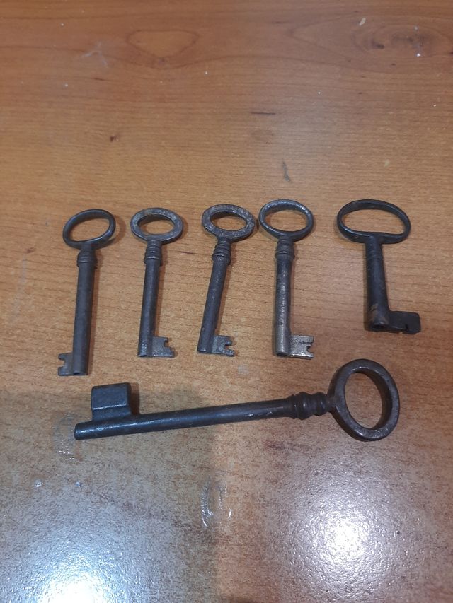6 LLAVES ANTIGUAS