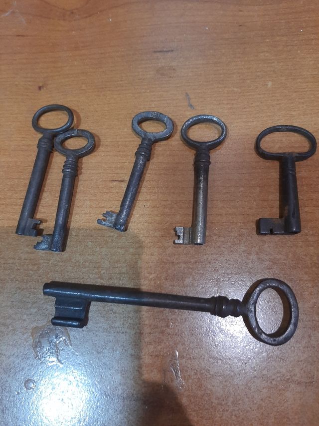 6 LLAVES ANTIGUAS