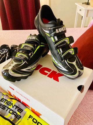 Conjunto bici y zapatilla