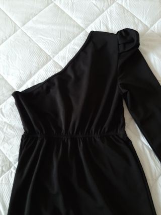 Vestido asimétrico negro de fiesta