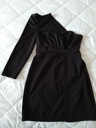 Vestido asimétrico negro de fiesta