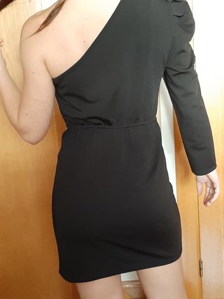 Vestido asimétrico negro de fiesta