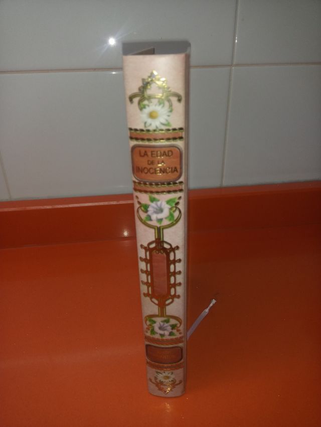 LIBRO"LA EDAD DE LA INOCENCIA".