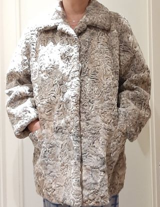 CHAQUETON DE PIEL DE ASTRACAN.