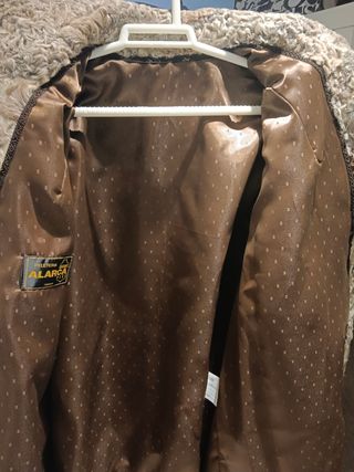 CHAQUETON DE PIEL DE ASTRACAN.