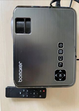 Proyector WIFI BOMAKER GC355 y pantalla ACER