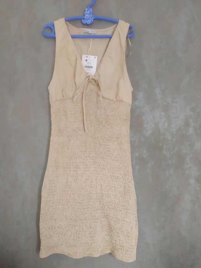 vestido de Bershka con etiqueta talla xs