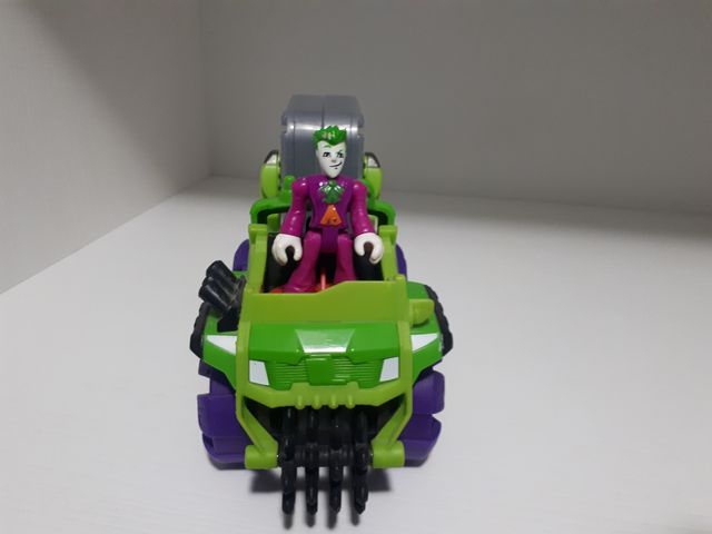 Joker y vehiculo