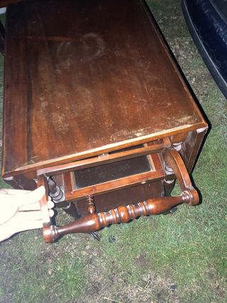 Mesa auxiliar de madera de ruedas 