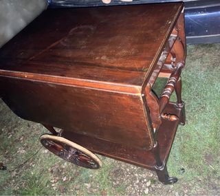 Mesa auxiliar de madera de ruedas 