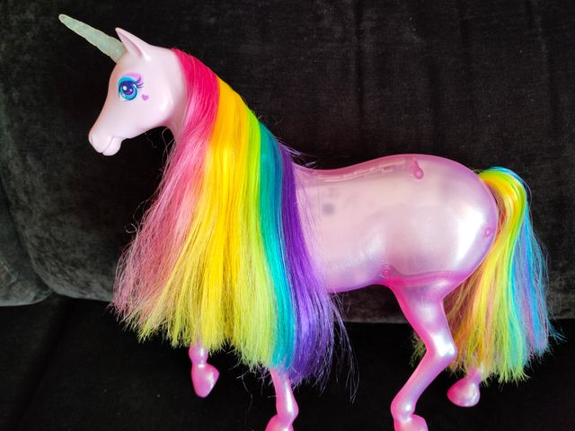 barbie dreamptopia y caballo