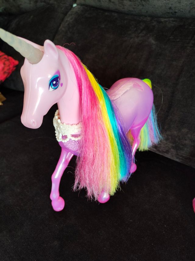 barbie dreamptopia y caballo