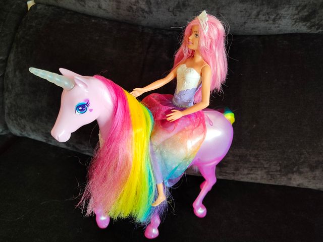 barbie dreamptopia y caballo
