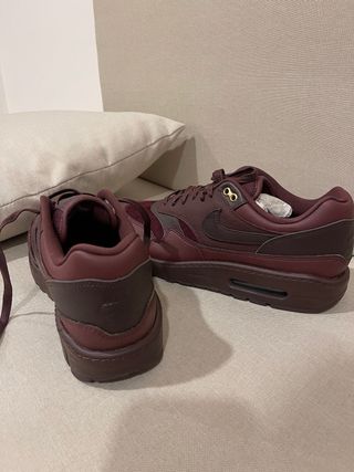 Air Max 1'87 NBHD Burgundy Crush. EDICIÓN LIMITADA