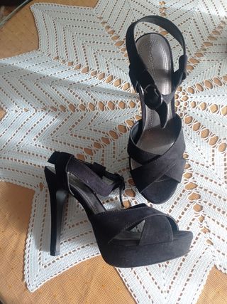 zapatos de tacón negros 37 de ZARA