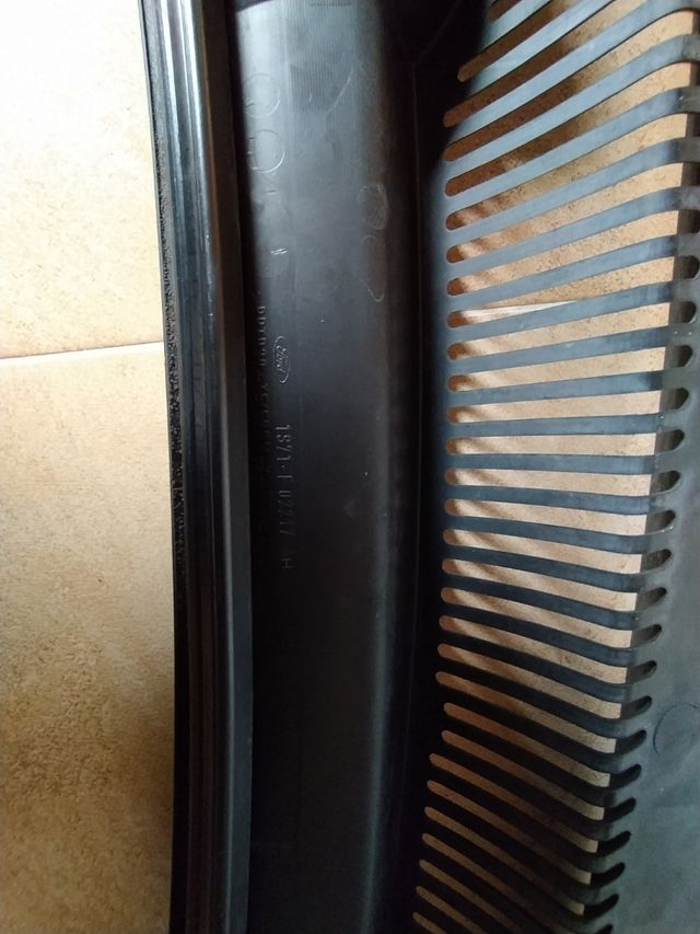 Caja de aguas parabrisas "Ford Mondeo mk3"