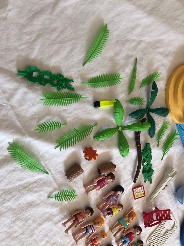 PLAYMOBIL PISCINA DE NIÑOS CON FUENTE BALLENA.