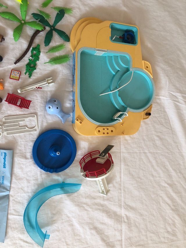 PLAYMOBIL PISCINA DE NIÑOS CON FUENTE BALLENA.
