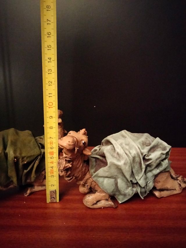 figuras Belén camellos agachados sentados 10 12 cm