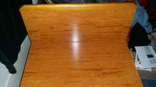 Mesita de noche de diseño cereza