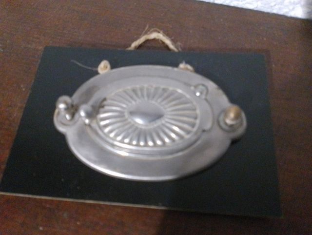 Mirilla antica ovale unica, 11 cm di lunghezza, 7 cm di larghezza