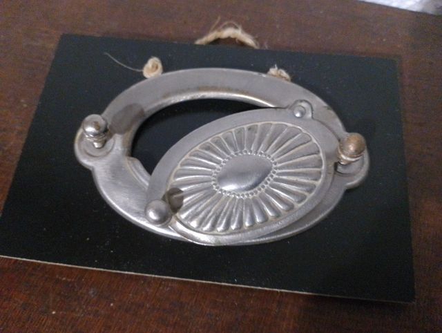 Mirilla antica ovale unica, 11 cm di lunghezza, 7 cm di larghezza