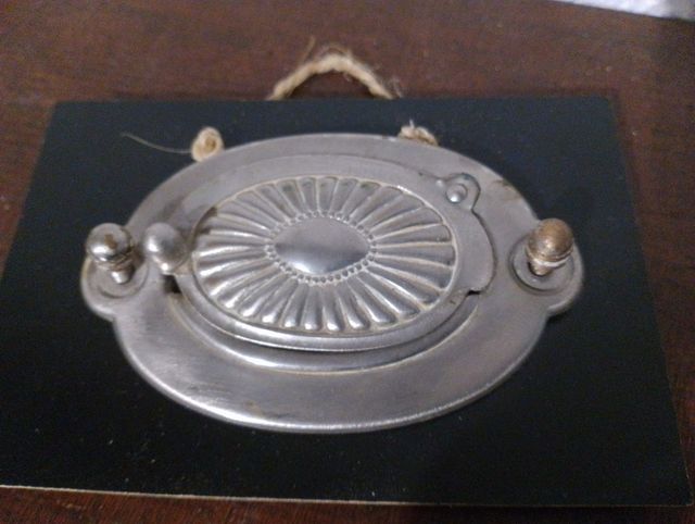 Mirilla antica ovale unica, 11 cm di lunghezza, 7 cm di larghezza