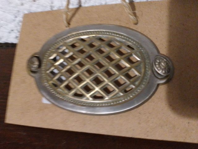 Mirilla antica ovale unica, 11 cm di lunghezza, 7 cm di larghezza