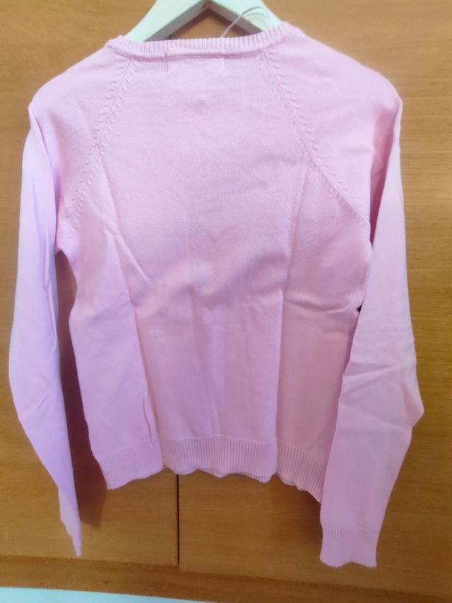 Sueter cuello pico. Zara talla S.