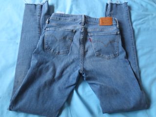 Levis