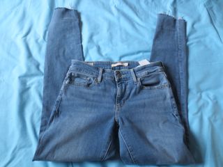Levis
