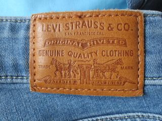 Levis