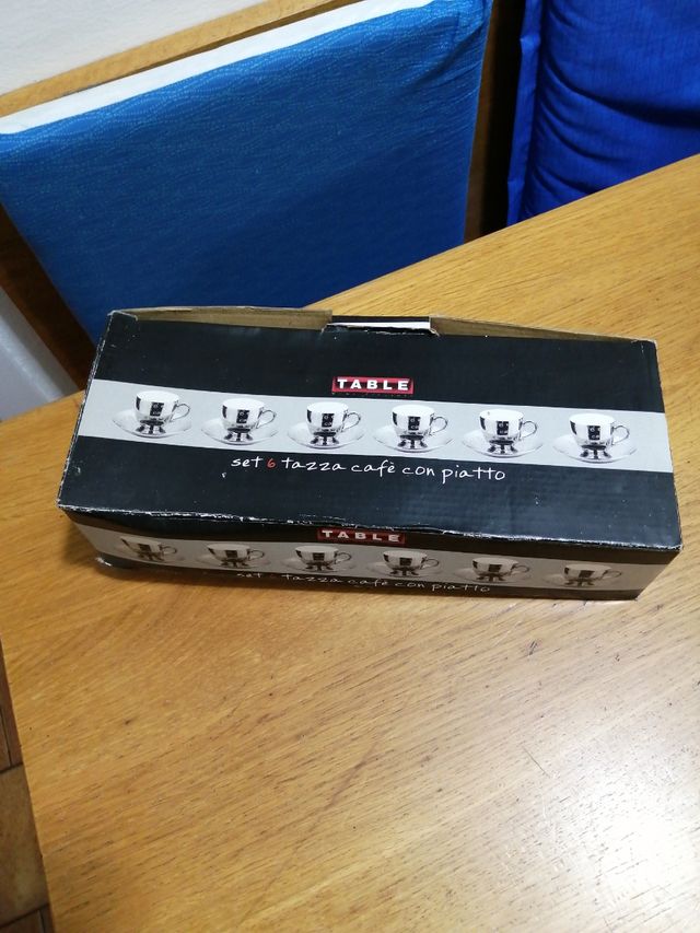 Scatola 6 tazzine da caffè con piattini