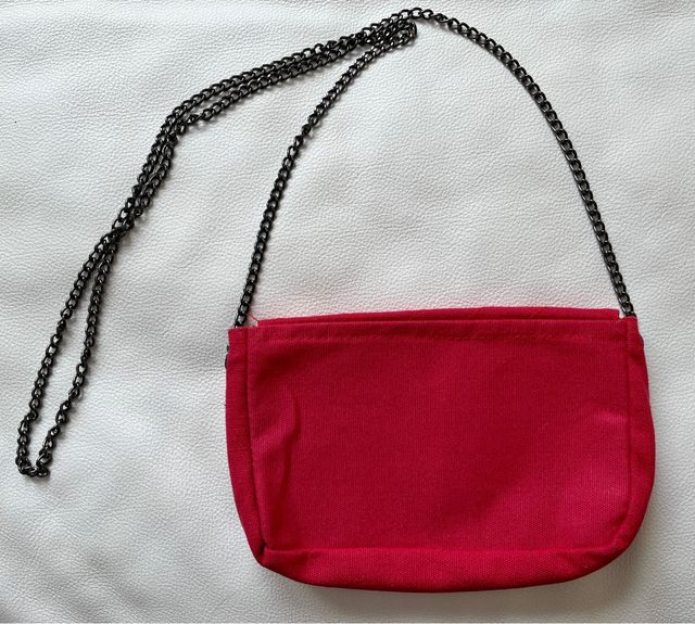 Bolso rojo de tela