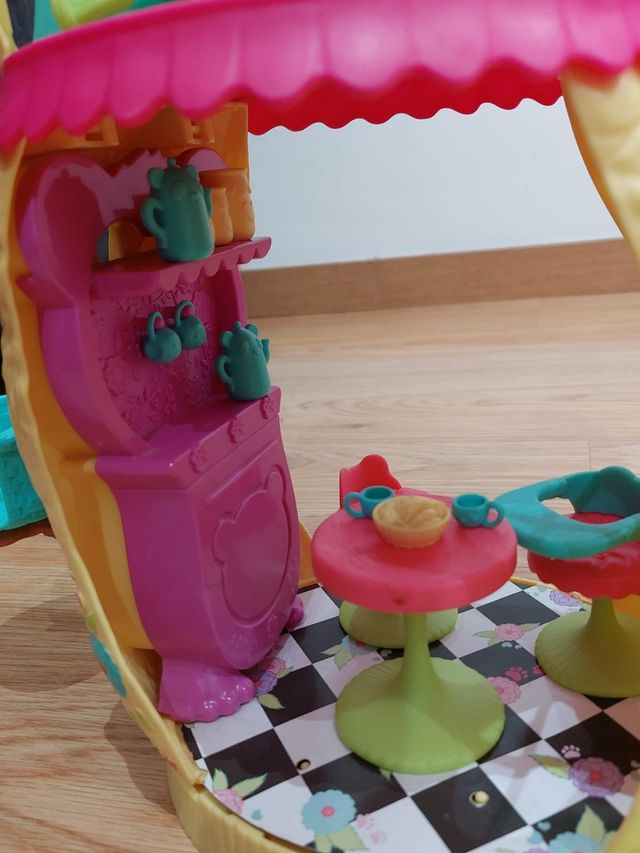 CASA DEL ARBOL ENCHANTIMALS