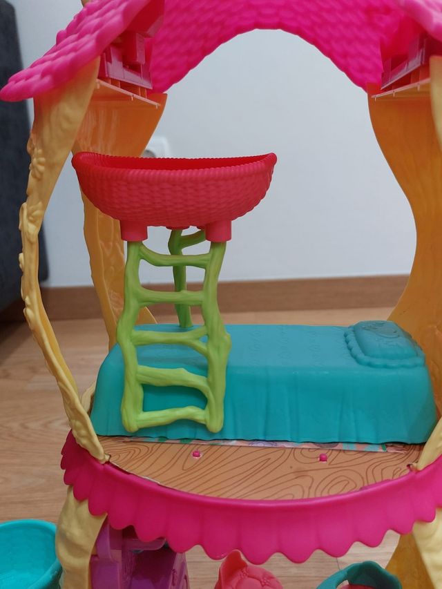 CASA DEL ARBOL ENCHANTIMALS