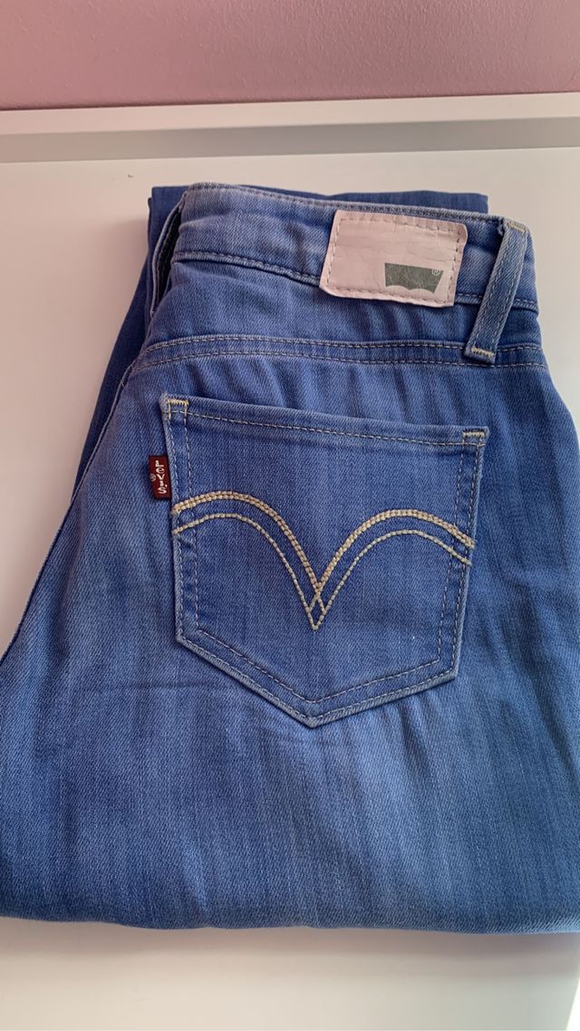 Levis
