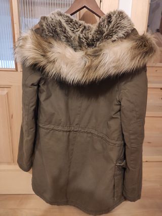 Abrigo parka Pull&Bear verde militar