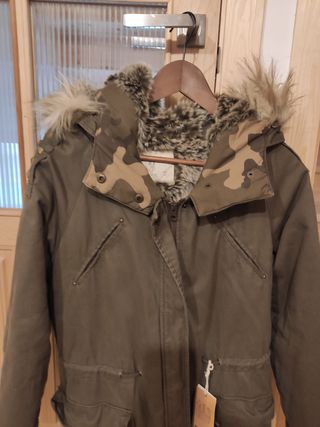 Abrigo parka Pull&Bear verde militar