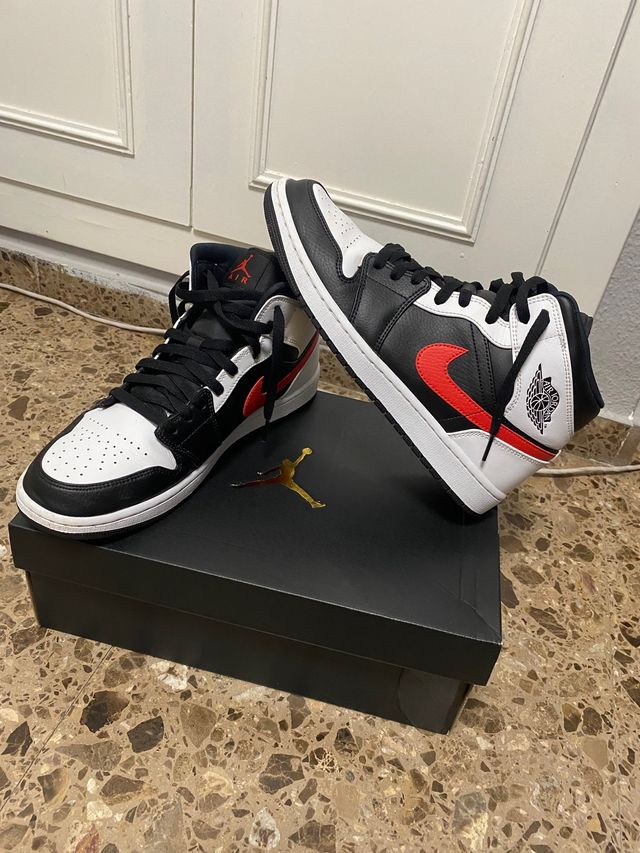 Air Jordan 1 Mid Black Chile Red White
