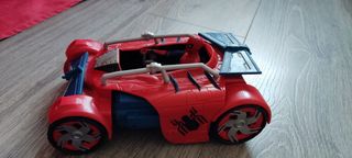 Spiderman y su vehículo 