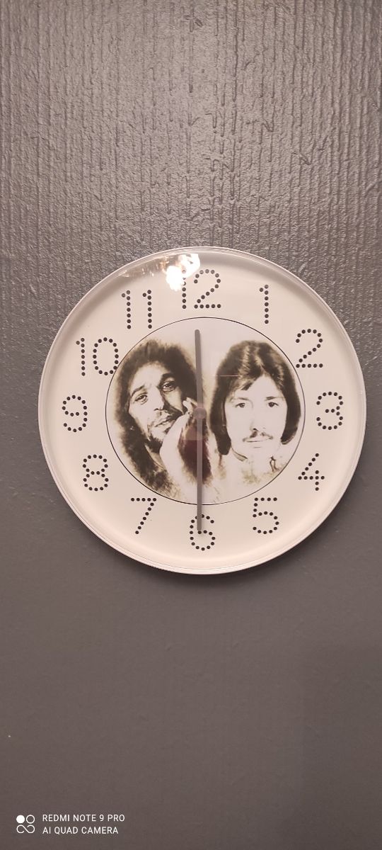 tazas, llaveros, pegatinas,postales, fotos, imanes