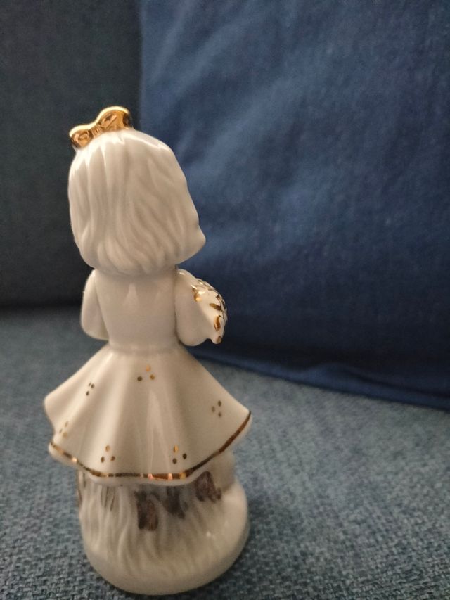 Statuina in porcellana