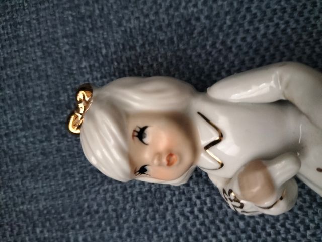 Statuina in porcellana