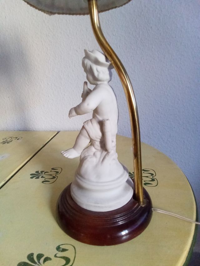 LÁMPARA MESA AMORCILLO BISCUIT