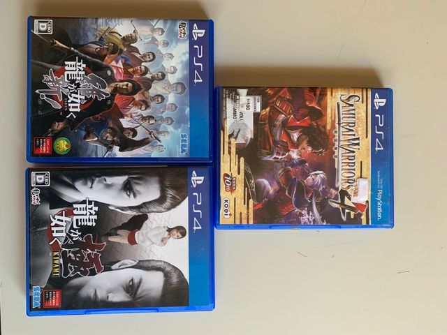 Pack juegos play4 originales de japon 30 euros