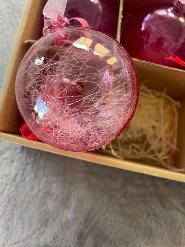Bola vidrio Navidad rojas y rosadas de vidrio