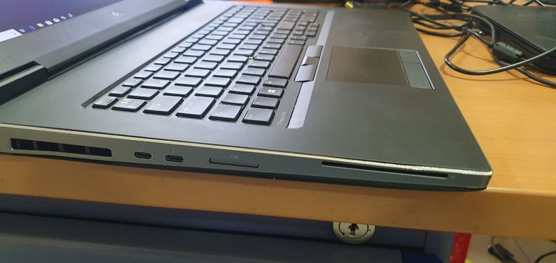 DELL 7730 I7 8850H 32 RAM 512 SSD afbeelding 5